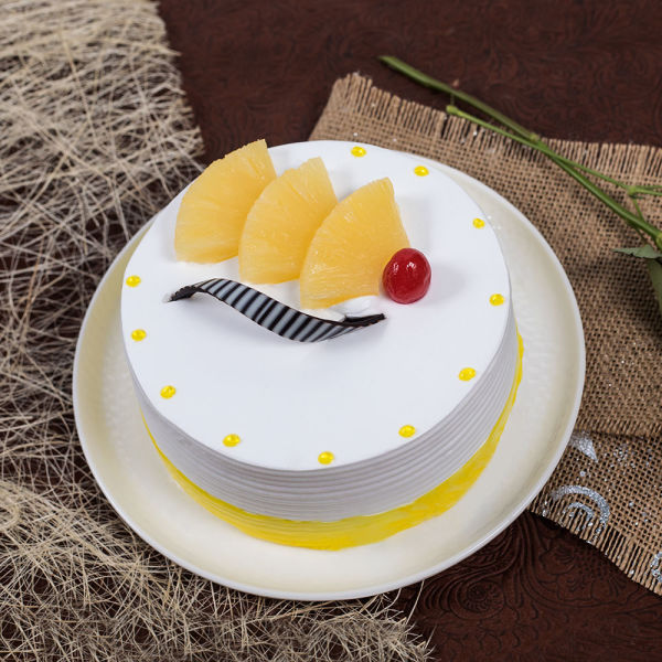  Yummy Pineapple Cake